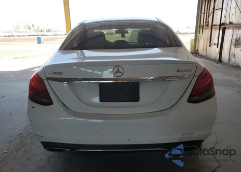 2016 Mercedes-Benz C 300 4Matic из США, поврежденный, VIN 55SWF4KB7GU100119